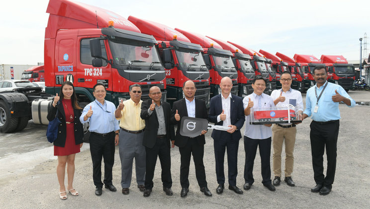 10 Units of Volvo FM440 6x2 handed over to Taipanco Sdn Bhd
